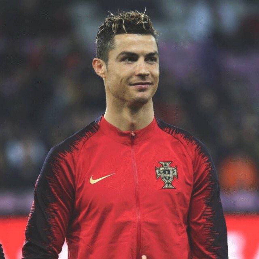 足球断球的最佳时机是什么？（足球抢断的最佳时刻是什么？）