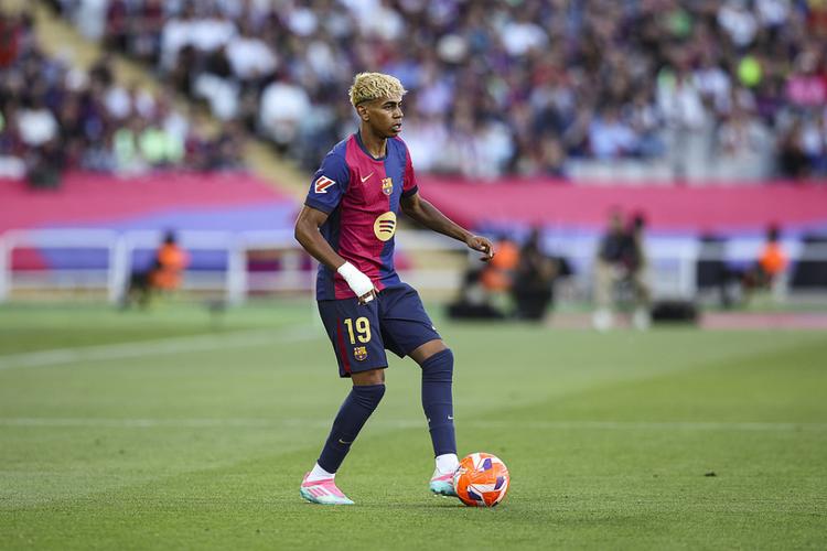 他终于被全世界看见了（他终获全球瞩目）