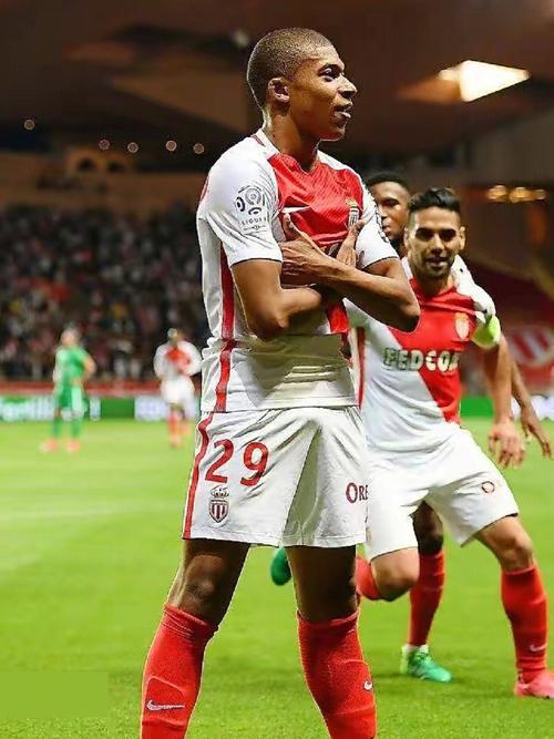 西悉尼主帅：狮吼展现出极强的斗志，我们绝不会低估对手实力（西悉尼主帅：狮吼斗志旺盛，我们绝不轻敌）