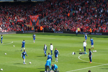 欧文突破防守造成杀伤，制造罚球（欧文突破造犯规，站上罚球线）