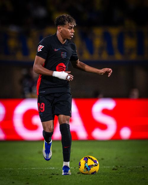 米体：博阿滕纪录片中有女性出镜指控他，但播出时都被剪掉了（米体：博阿滕纪录片女性出镜指控内容在播出时均被删除）