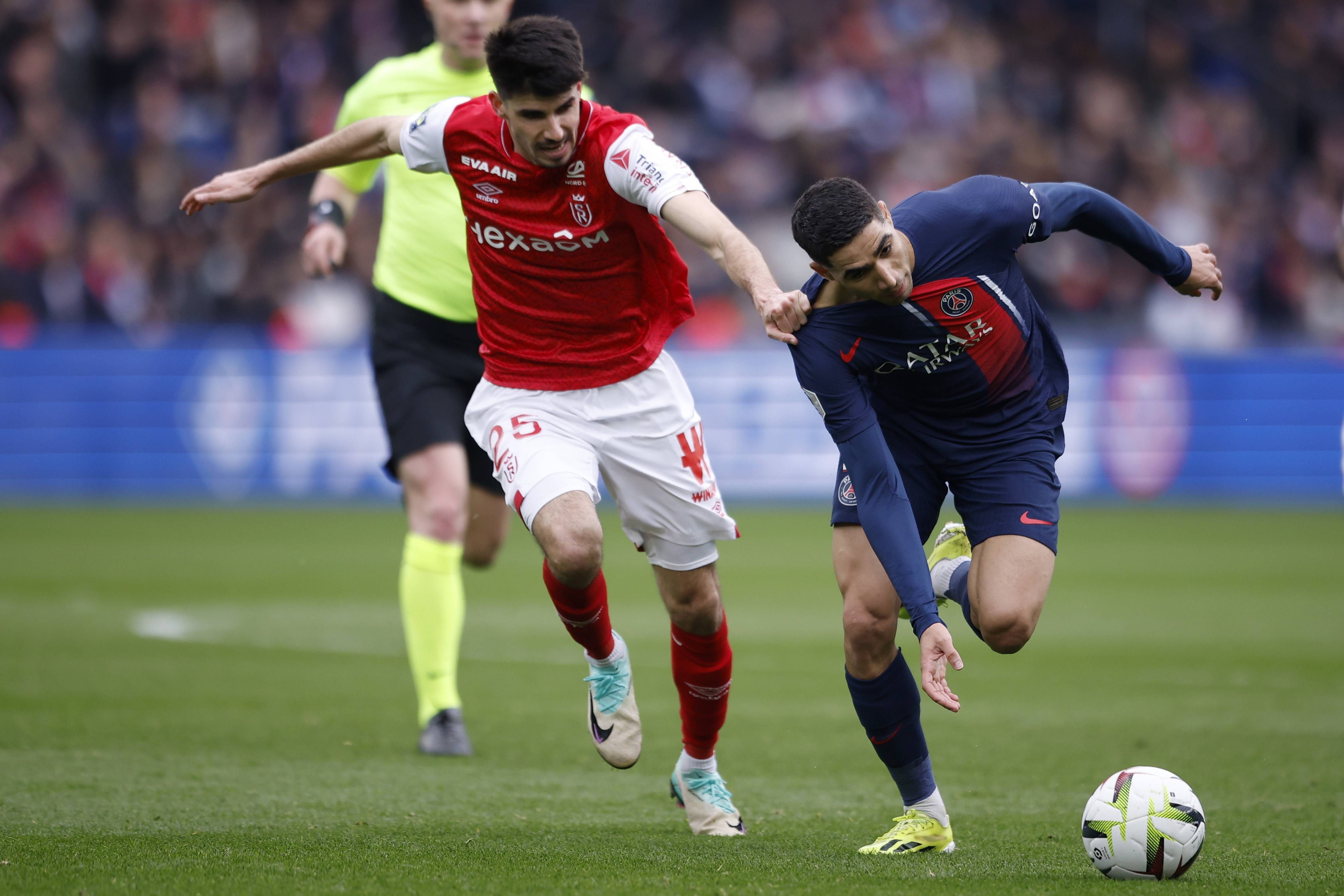 姜景祺首发进球，帮助狼堡U17锁定小组头名晋级A级联赛（姜景祺先发建功，助狼堡U17锁定小组第一挺进A级联赛）