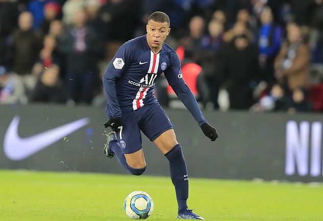 欧冠最新积分榜：拜仁取胜升至第2，利物浦第8，巴萨第14（欧冠积分榜新况：拜仁胜后跃居次席，利物浦第八，巴萨暂列第十四）