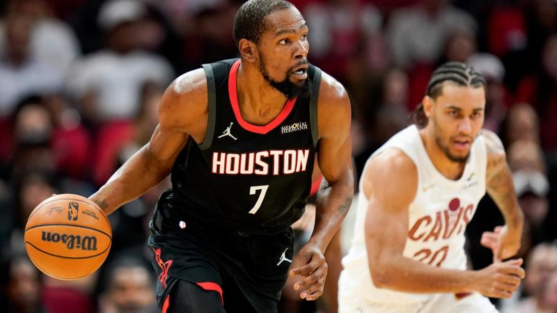 替补球员关键时刻破门逆转比赛（替补奇兵关键一击助队完成逆转）